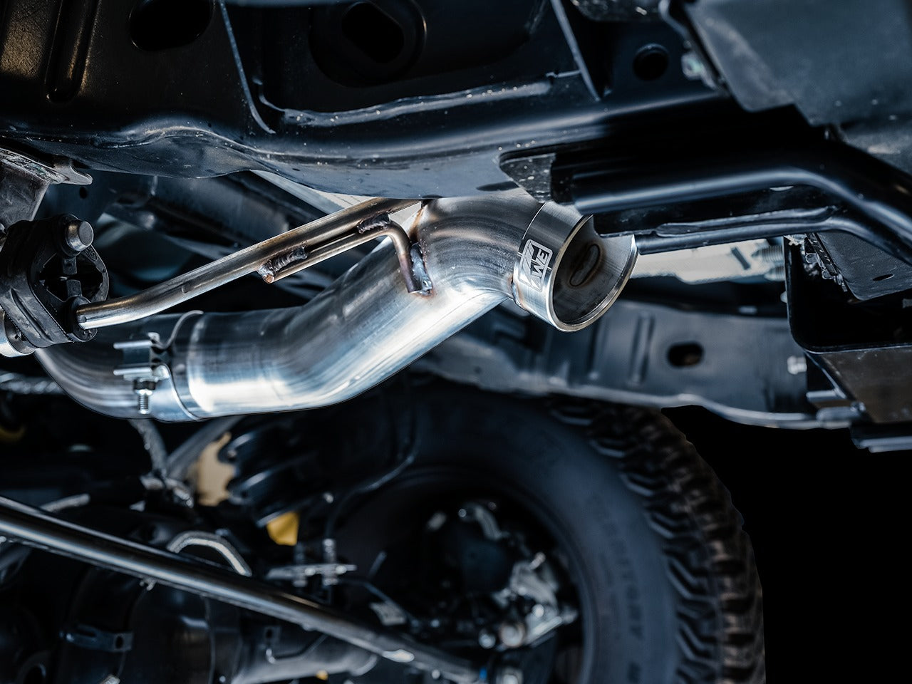 AWE Tuning 21-22 Ford Bronco 0FG Exhaust (No Tips) w/ Bash Guard 3015-21000
