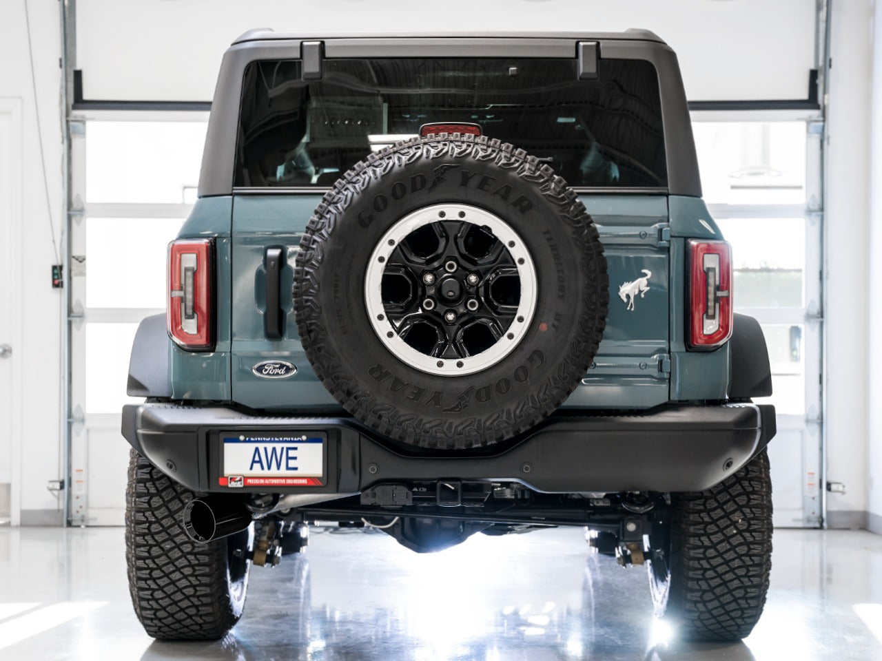 AWE Tuning 21-22 Ford Bronco 0FG Single Rear Exit Exhaust w/Diamond Black Tip & Bash Guard 3015-23789