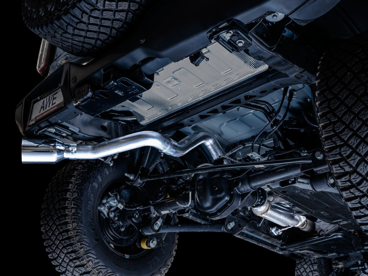 AWE Tuning 21-22 Ford Bronco 0FG Single Rear Exit Exhaust w/Diamond Black Tip & Bash Guard 3015-23789