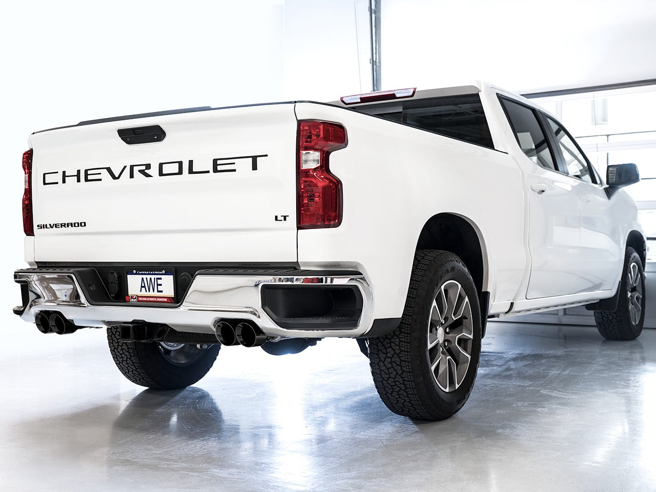 AWE Tuning 19-22 4th Gen GM 1500 6.2L 0FG Catback Split Rear Exit (w/ Bumper Cutouts) - Quad Diamond Tips 3015-43204