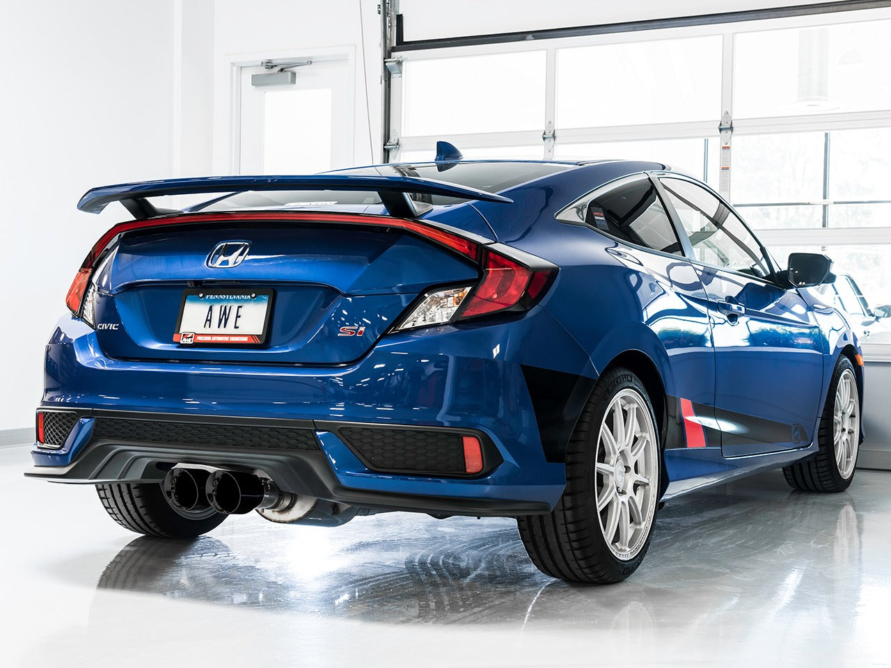 AWE Tuning 17-20 Honda Civic Si Touring Edition Exhaust w/Front Pipe & Dual Diamond Black Tips 3015-33122