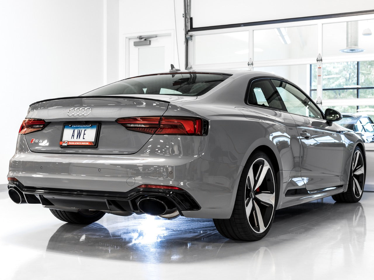 AWE Tuning 18-19 Audi B9 RS5 Track Edition Exhaust w/ Diamond Black RS Tips 3020-33058