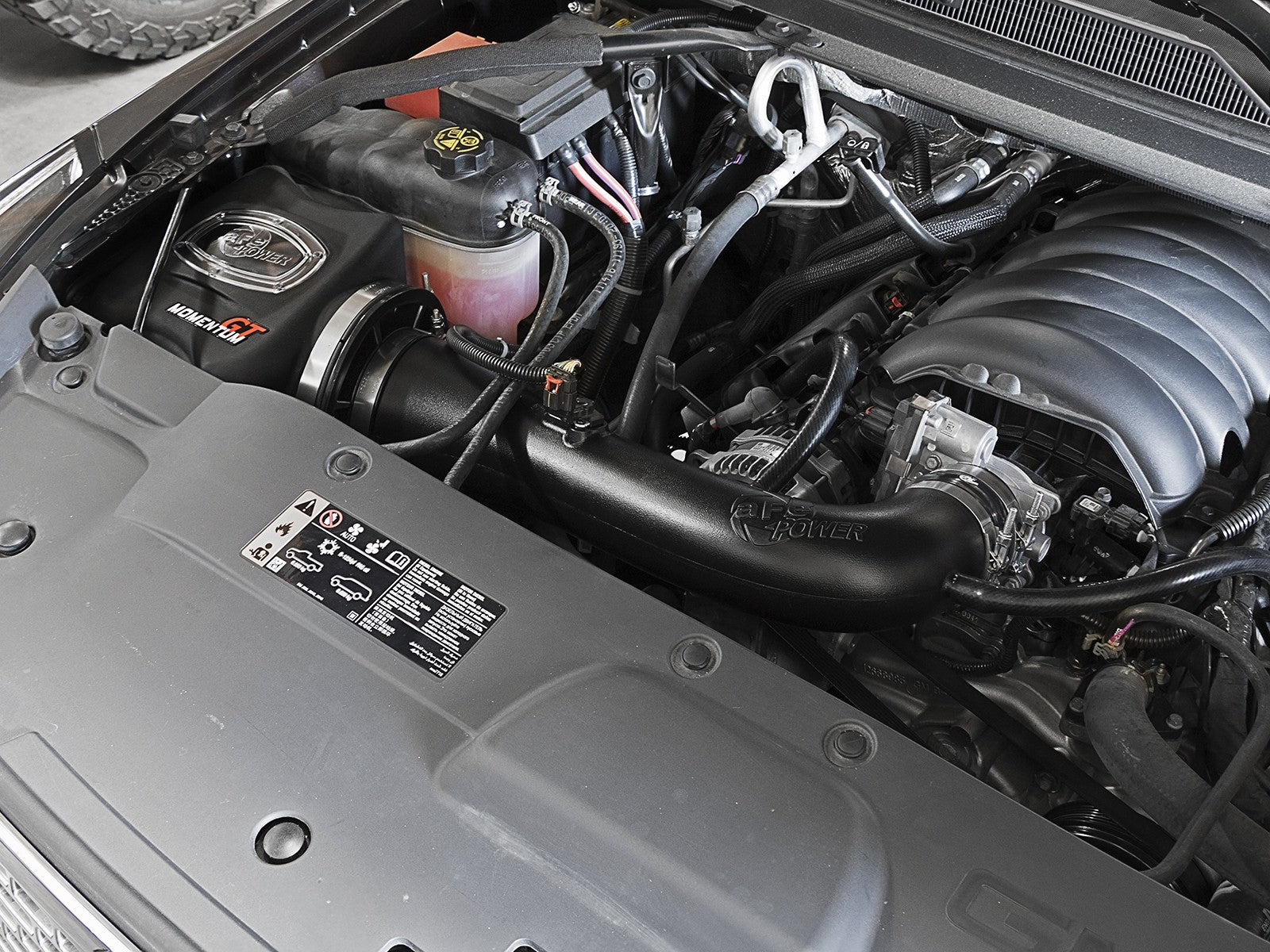 aFe Power Momentum GT Pro DRY S Cold Air Intake System GM SUV 14-20 V8 5.3L/6.2L 51-74110