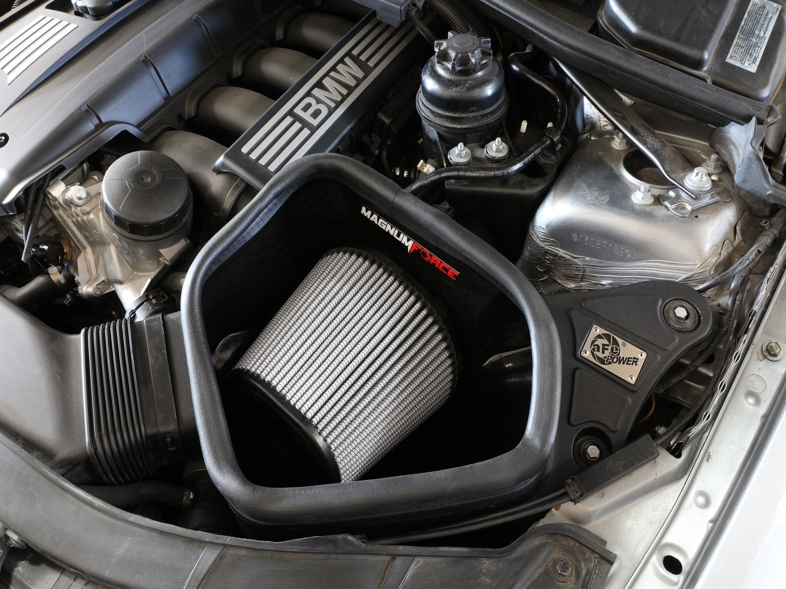 aFe POWER Magnum FORCE Stage-2 Pro Dry S Cold Air Intake System 08-13 BMW 128i // 06-13 BMW 328i // 09-13 BMW 328i X-Drive // 06 BMW 330i L6-3.0L Non Turbo 54-13053D