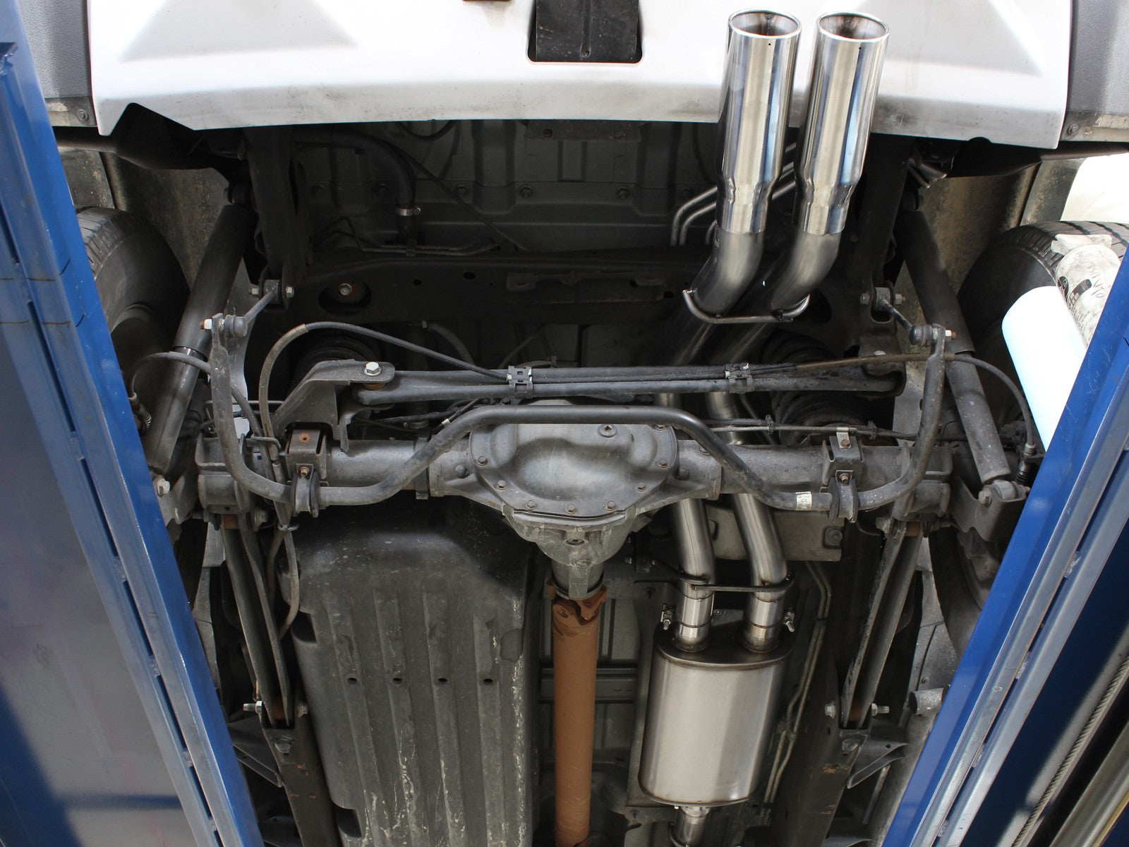 aFe Power MACHForce XP Exhaust System Cat-Back 409 Stainless Steel 07-08 Hummer H2 V8 6.0L/6.2L 49-44049