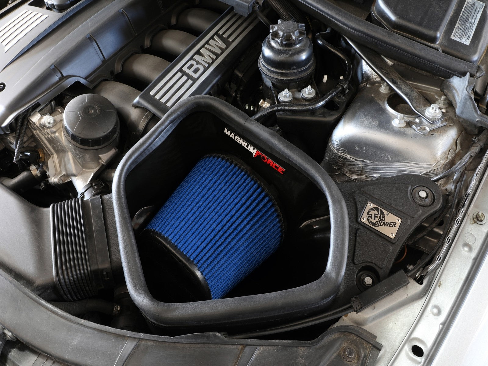 aFe POWER Magnum FORCE Stage-2 Pro 5R Cold Air Intake System 08-13 BMW 128i // 06-13 BMW 328i // 09-13 BMW 328i X-Drive // 06 BMW 330i L6-3.0L Non Turbo 54-13053R